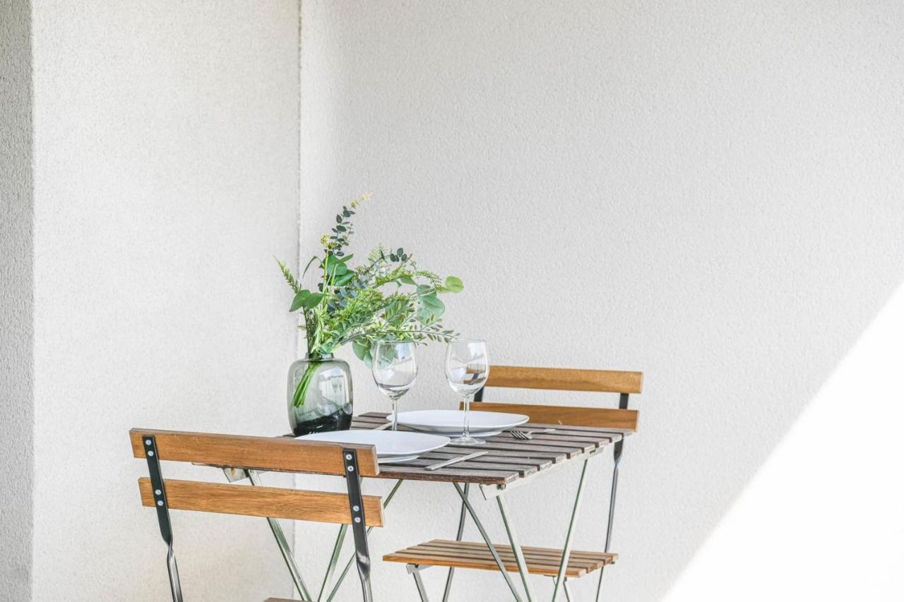 Apartment Appart Avec Terrasse Et Parking A 2 Min Du Metro *